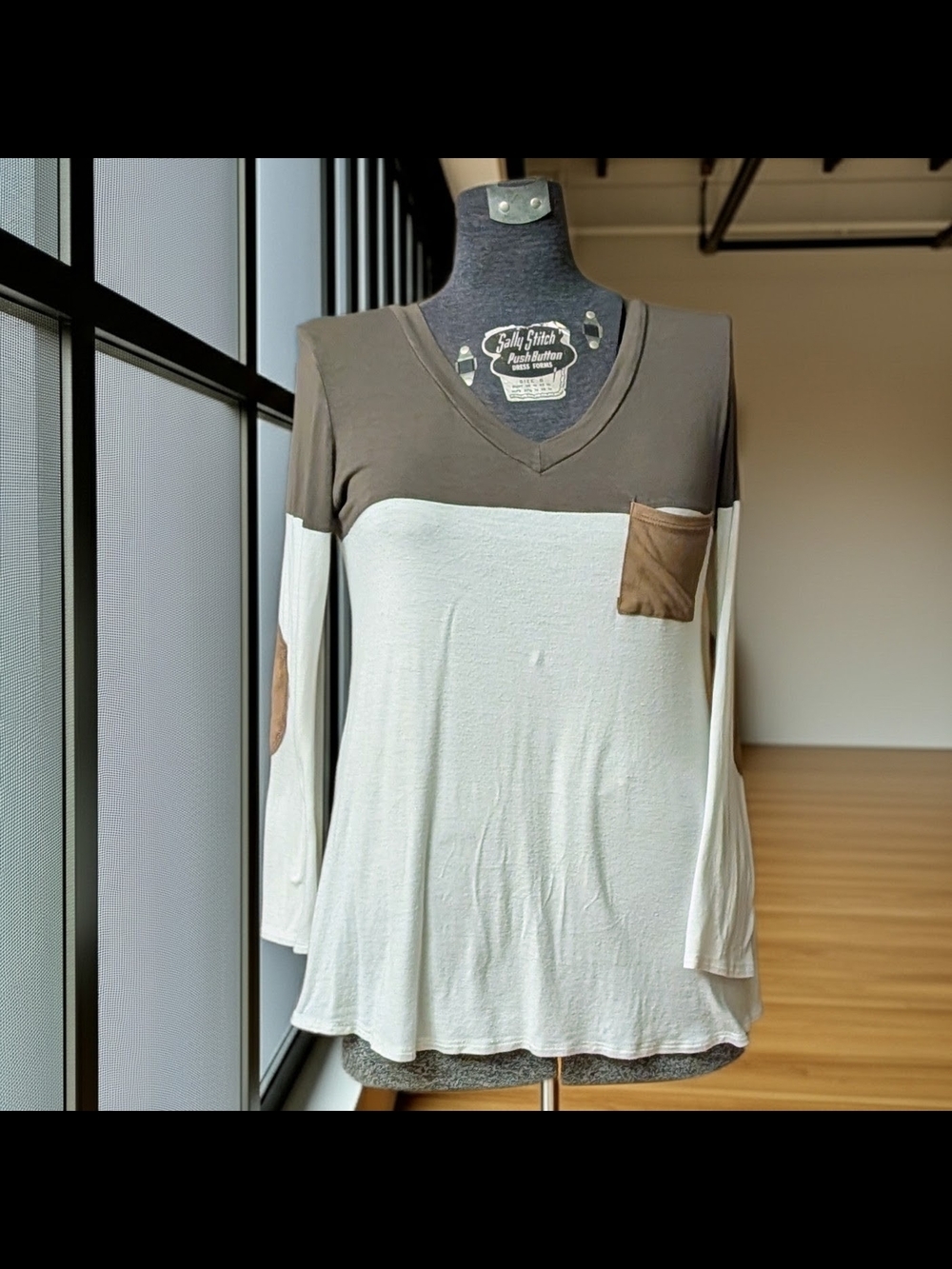 Vanilla Bay Colorblock V-Neck Top Faux Suede Pocket Elbow Patch Cream Olive Sz M